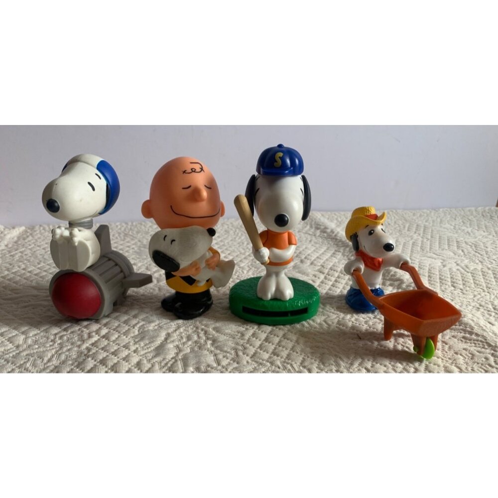 Peanuts Charlie Brown & Snoopy McDonalds Happy Meal Toy Figures Set Collectibles